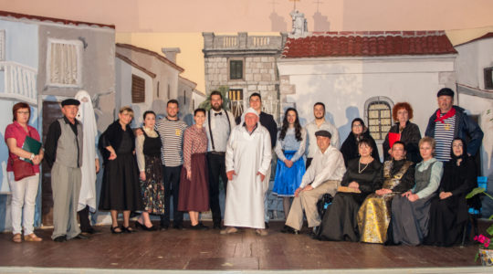 Udruga Kumpanija Štorije iz Punta gostuje u Teatru na Trešnjevci s predstavom “Duhi” Drage Gervaisa