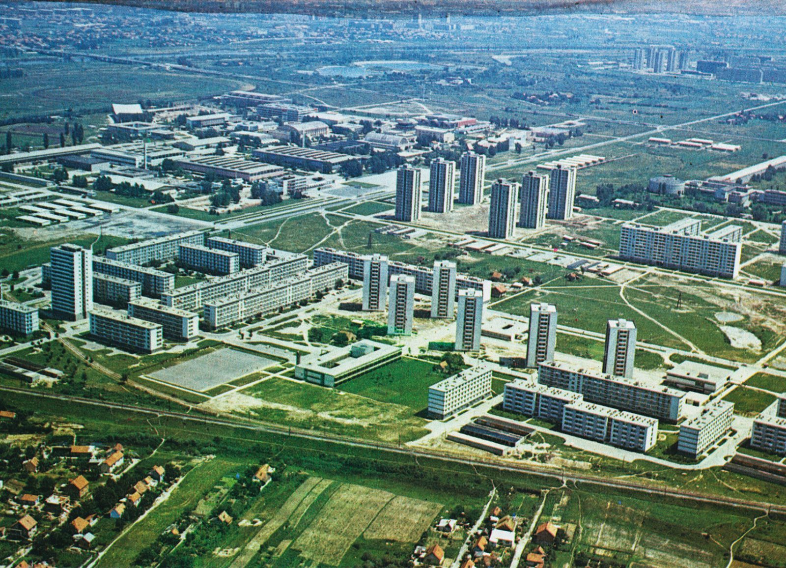 TURA KULTURA / Program urbanih šetnji i susreta s prostorima grada