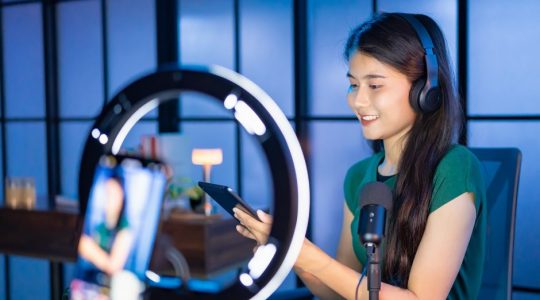 Influencerski marketing / Digitalna moć zajednice: Influencerske vještine za novo doba  kulture i poduzetništva